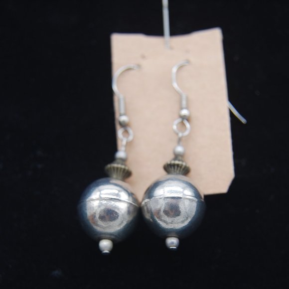 Silver tone ball drop earrings - Picture 3 of 3